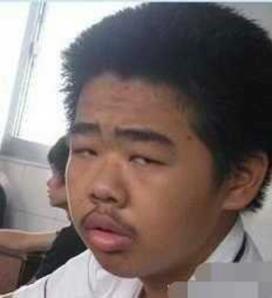 17岁,那年雨季,销魂的眼神,性感的嘴唇