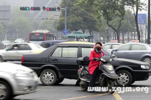 梦见开车撞人