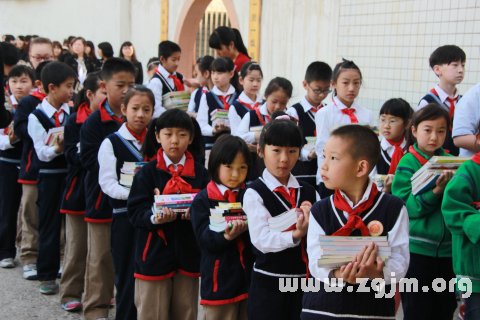梦见小孩
