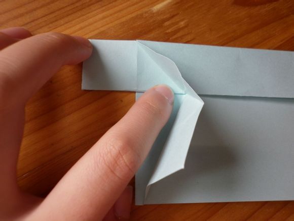 精美折纸爱心盒子 帯蝴蝶结的折纸心形盒子折法图解